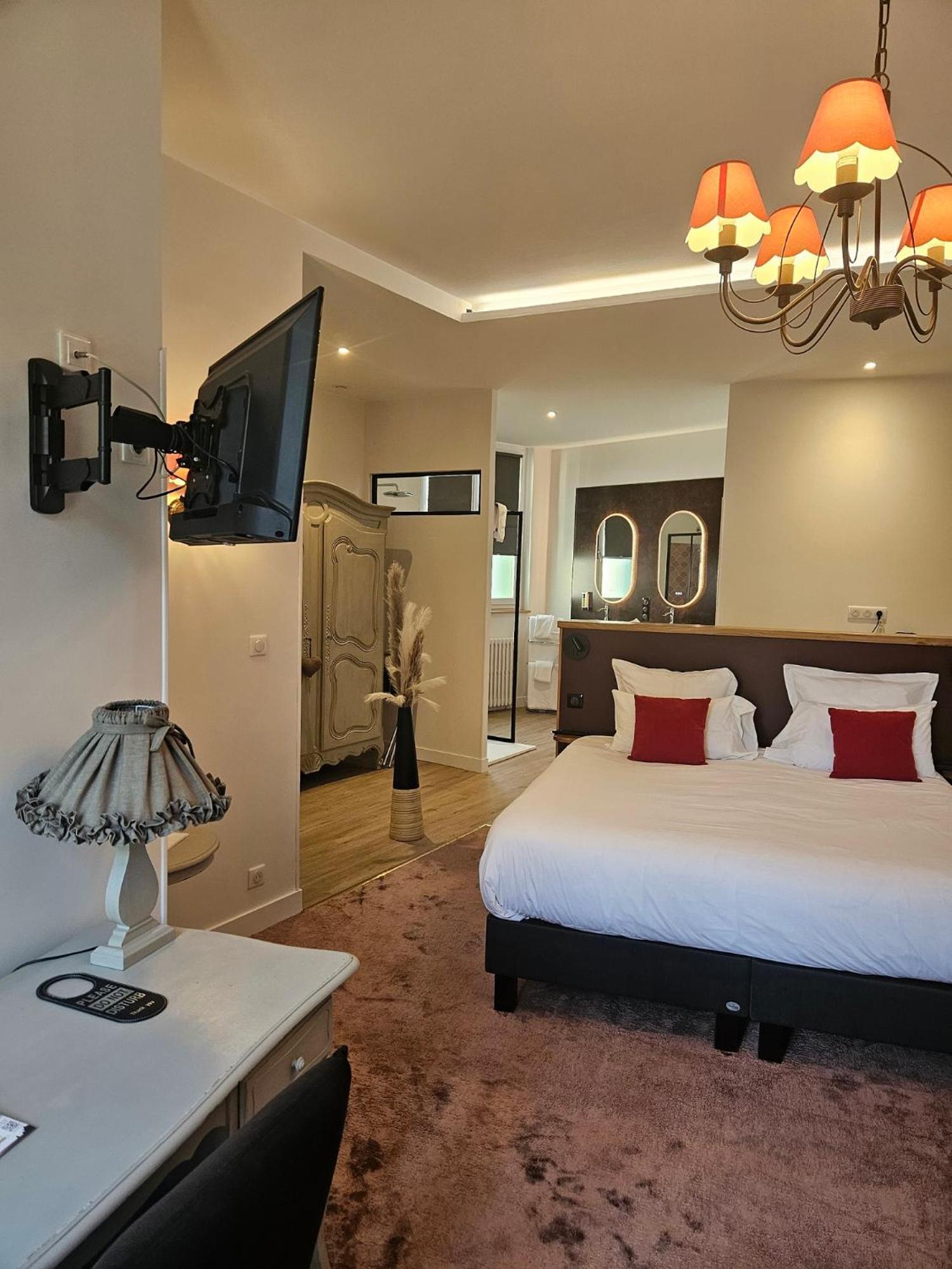 Hotel Restaurant Charbonnel Брантом Экстерьер фото