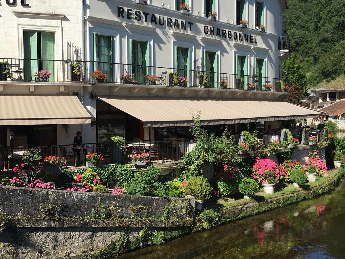 Hotel Restaurant Charbonnel Брантом Экстерьер фото